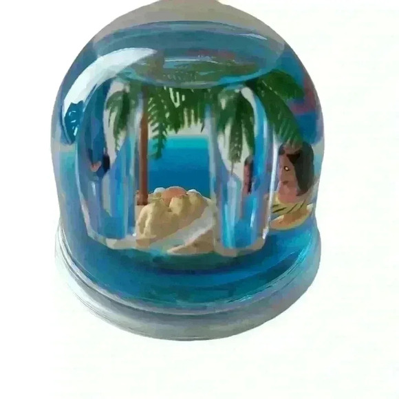 Aloha Hawaii Water Globe - Picture 4 of 6